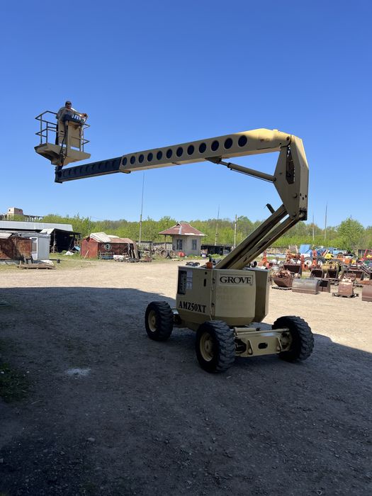 Колінчатий підйомник GROVE AMZ50XT