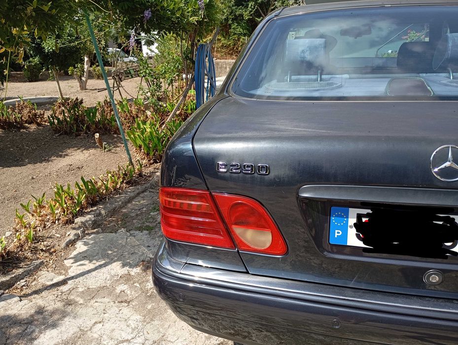 Mercedes-Benz Classe E 290 — fotografia 3