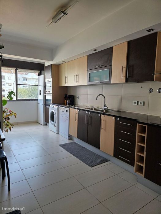 Apartamento T3 no Montijo com Excelente Localização e Luz Natural