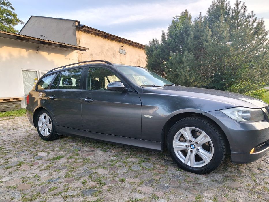 BMW 320i długie opłaty