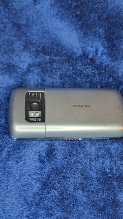 мобільний телефон Nokia C6-01