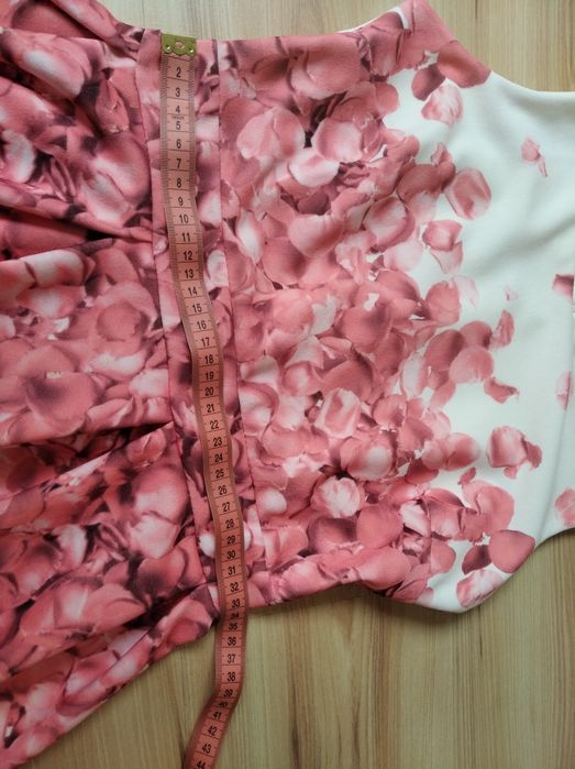 Śliczna rozkloszowana sukienka roz. S komunia chrzciny