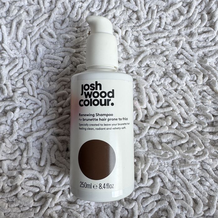 Szampon dla brunetek Josh Wood Colour.