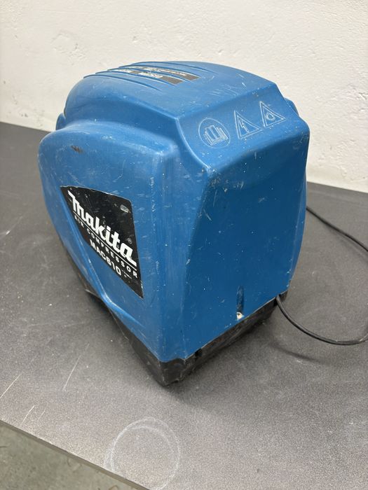 Kompresor Makita MAC610