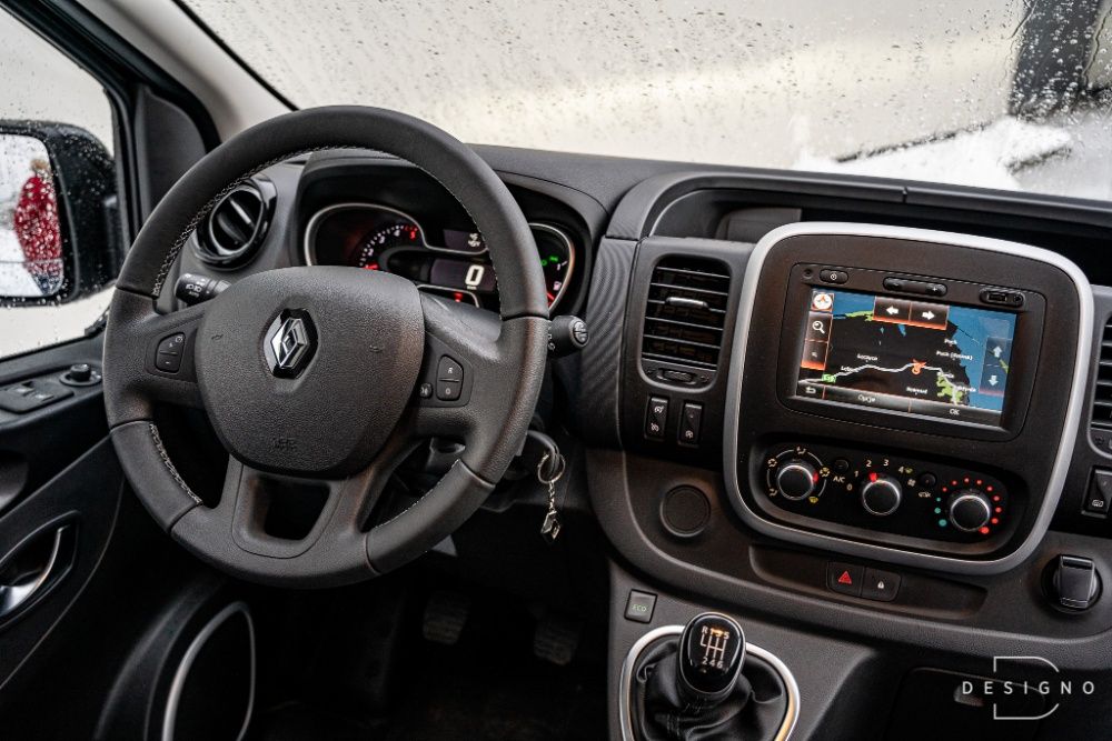 Wynajem busa 9 osobowego wypożyczalnia aut użytkowych TRAFIC