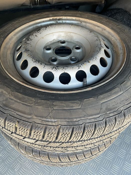 Зимова Резина з дисками 195/65 R16 C (5/120)
