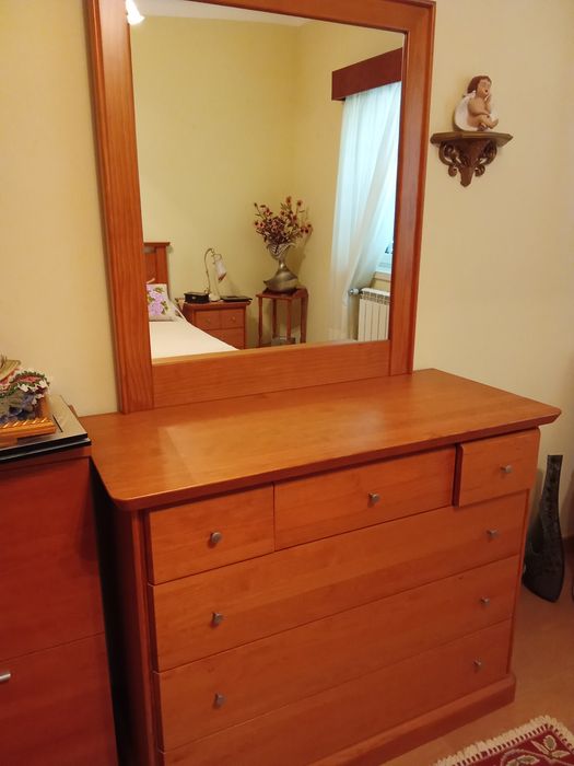 Vendo Quarto completo mobilia muito boa como nova