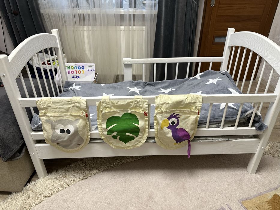 Дитяче деревʼяне ліжко 70*1,40 +матрас, постіль