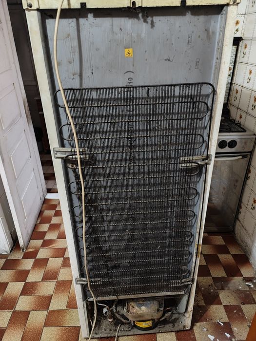 Vendo frigorífico e microondas