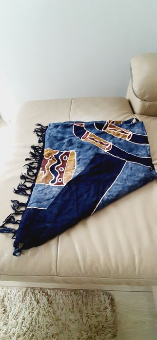 NOWA. Apaszka, chusta, szal