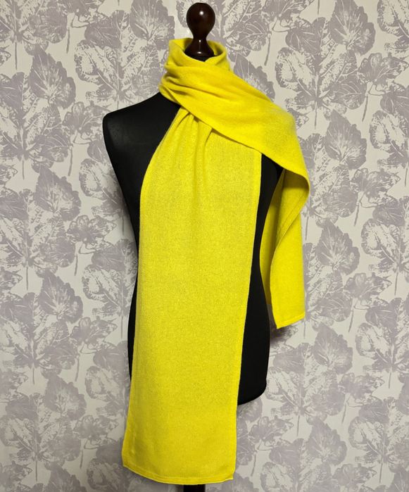 Кашемировый шарф Cashmere at Lochleven .