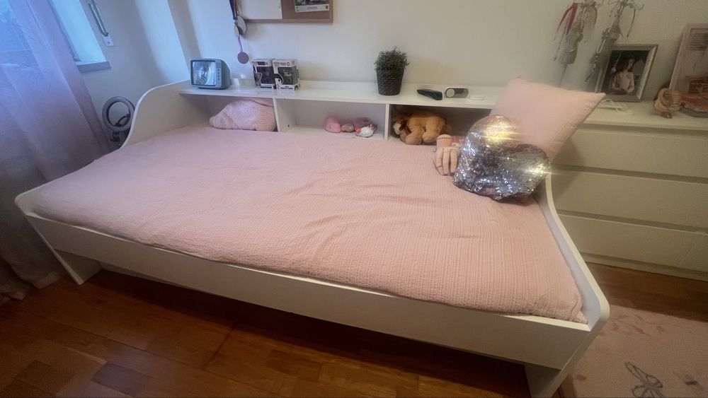 Cama Infantil IKEA com Arrumação e Colchão Incluído – Excelente Estado