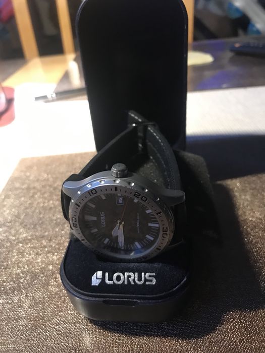 Lorus sportowy zegarek męski.