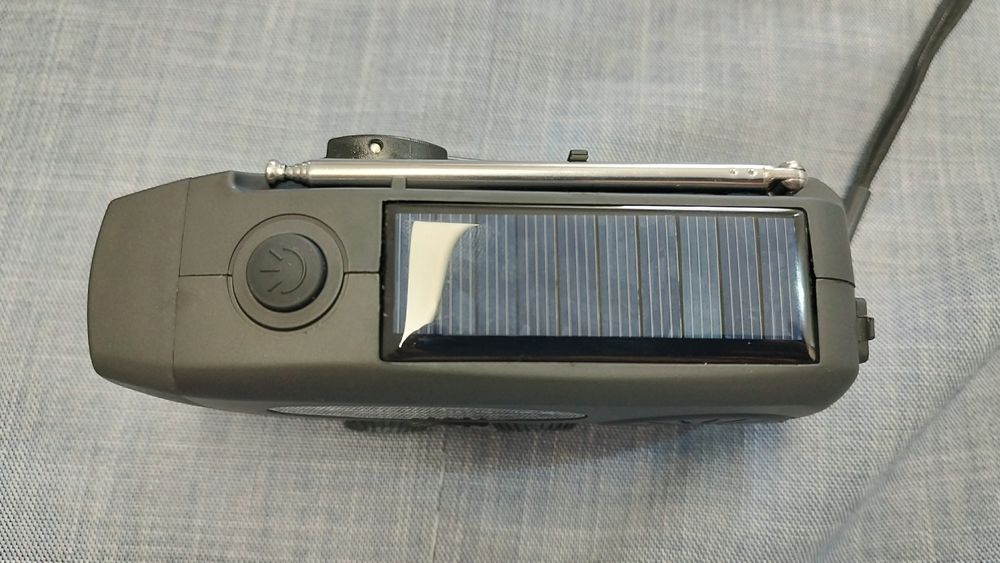 > Rádio Preto Novo – Manivela, Solar, Lanterna e Powerbank!