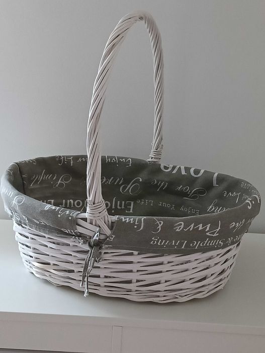 White Wicker Basket Lined Internally with a Gray-Toned Pattern64873991176323121