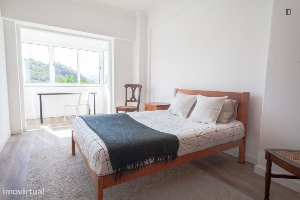 Quarto - localizado em Lumiar Lisbon