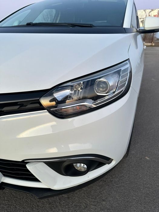 Продам автомобіль Рено сценік 4