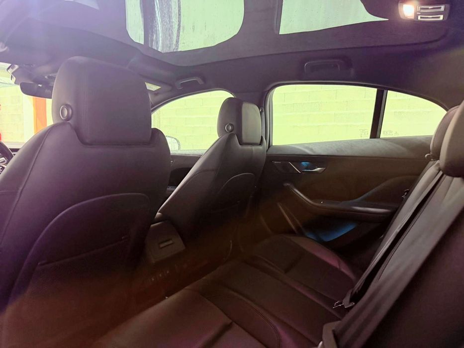 Jaguar Ipace EV400 S AWD