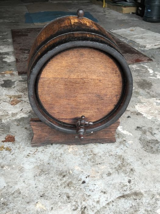 Бочка дубова  бв.