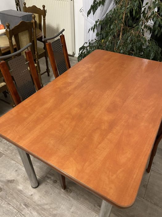 Stół z 6 krzesłami