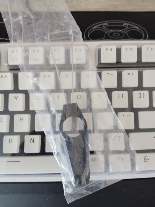 Продам мышку Delux M900 PRO red, клавиатуру Hexgears X3