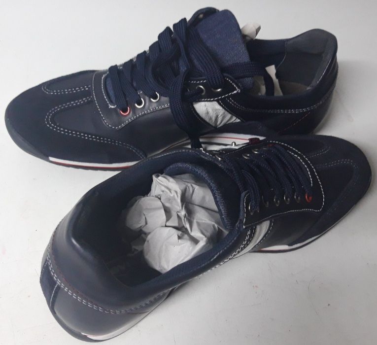 LEVI´S Tenis Tam.43 Novos