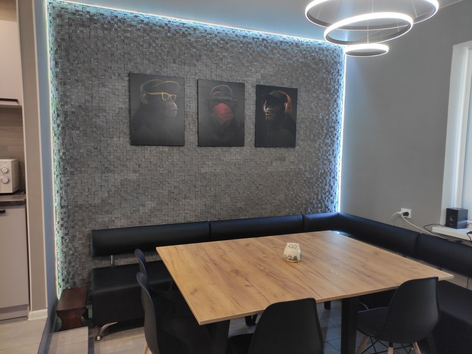 Баня на дровах, лазня, басейн, більярд, камін