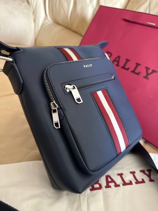 Кожаная сумку Bally