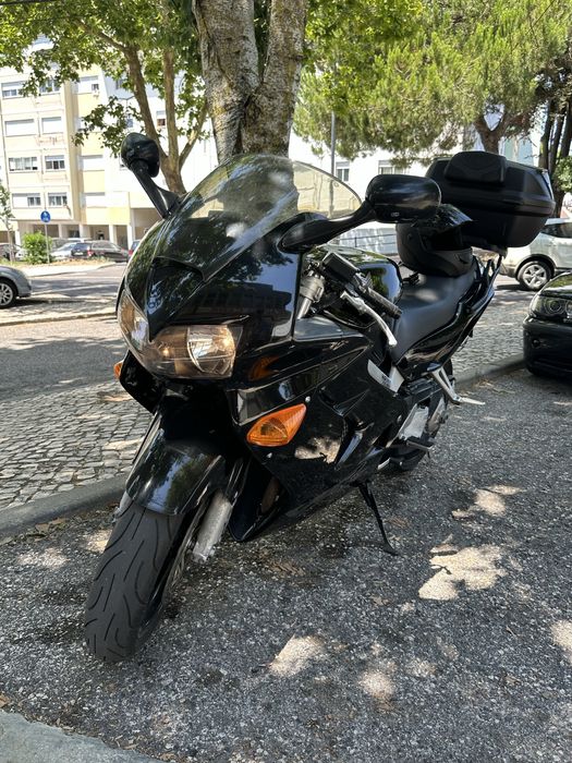 Moto CB 800 VRF preta