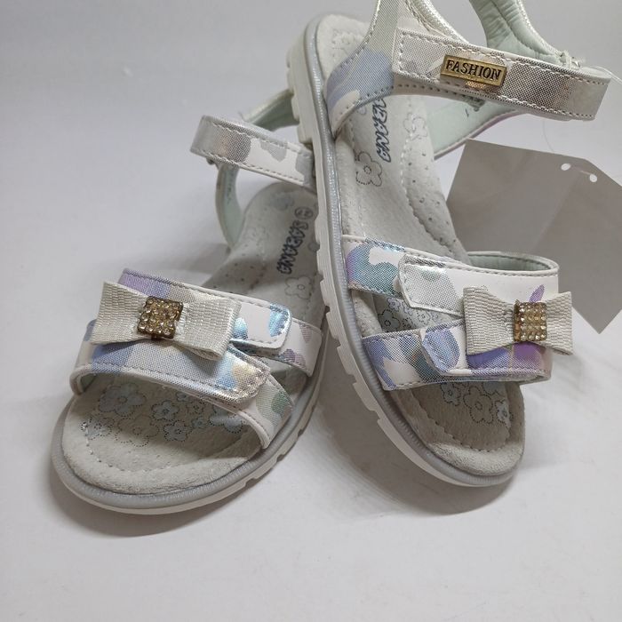 Nowe sandały roz 27 wkładka skórzana profilowana 18 cm