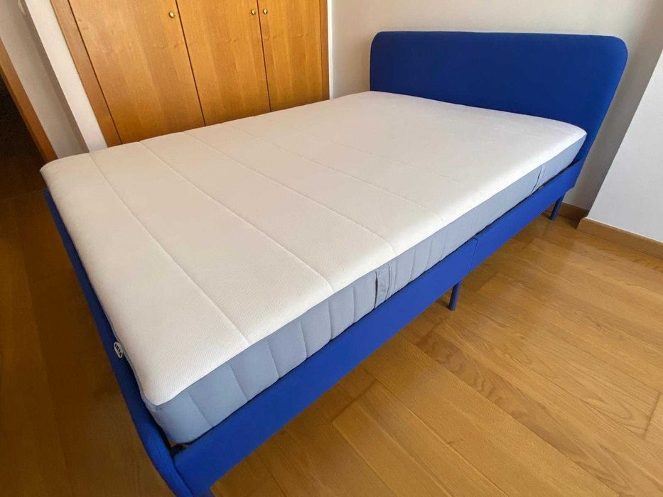 Vende-se Cama casal IKEA (140*200 cm) com colchão (140*200 cm) – Excelente Estado