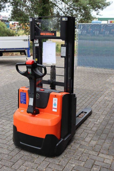 Stacker Toyota BT SWE140L, 1400 kg (2653)