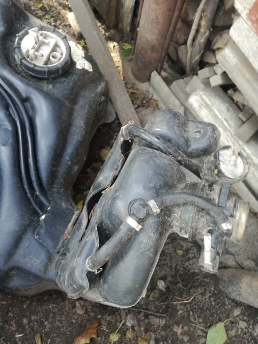 Продам Бак ауді80б4