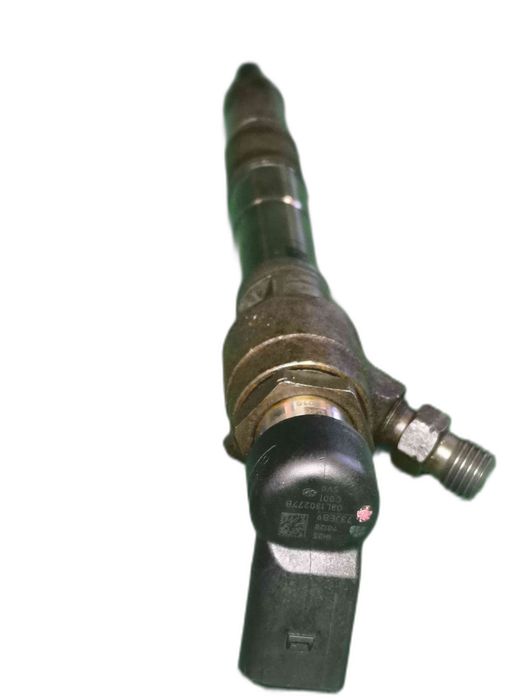 Injetor VW GOLF VI 1.6 TDI (77 kW / 105 cv) [02.2009 - 11.2012] 03L130277B (OEM)