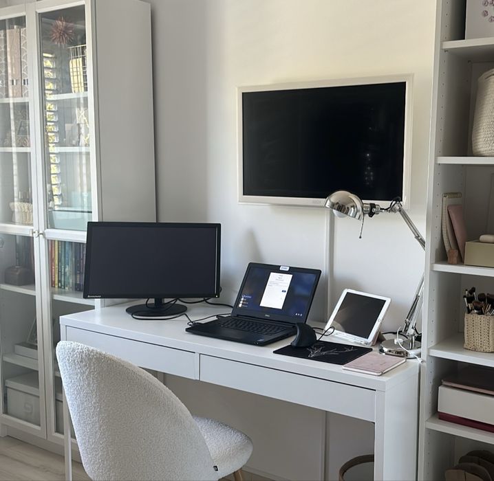 Secretária MICKE – IKEA (Excelente estado)