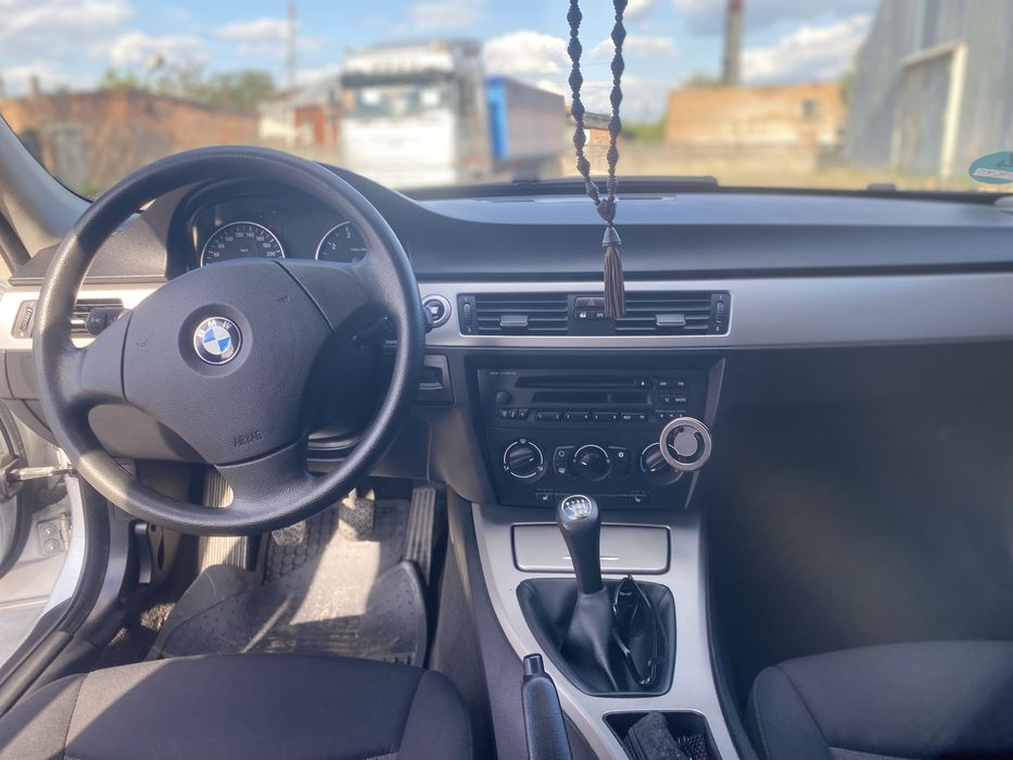 BMW e90 2.0 бенз