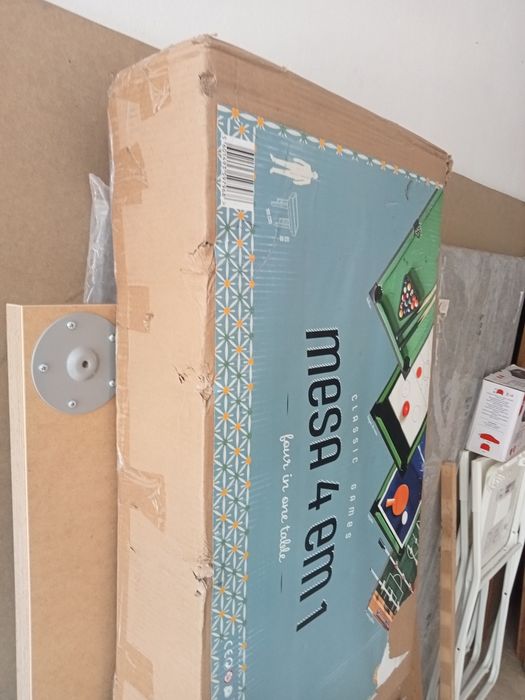 Mesa 4 jogos nova e embalada