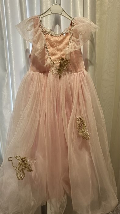 Плаття ніжно-рожеве