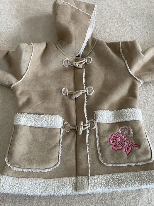 Casaco de pele 4 anos muito quentinho