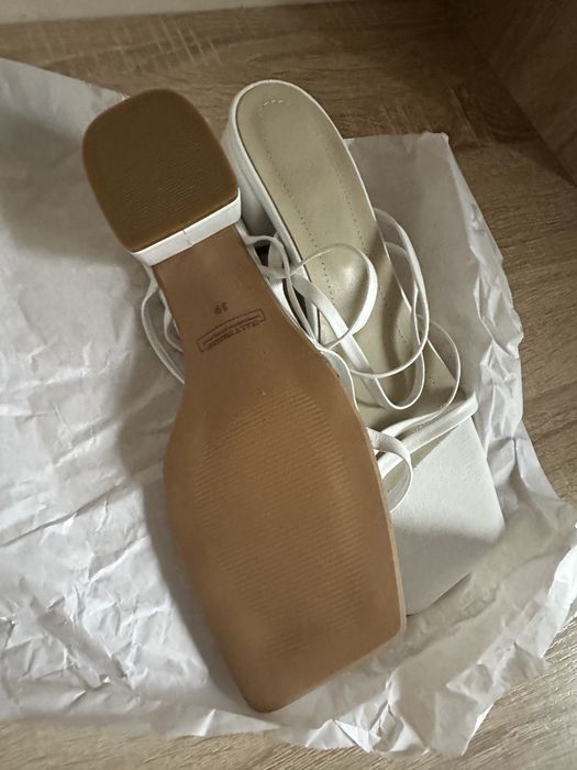 Літні босоніжки 39 р, нові.