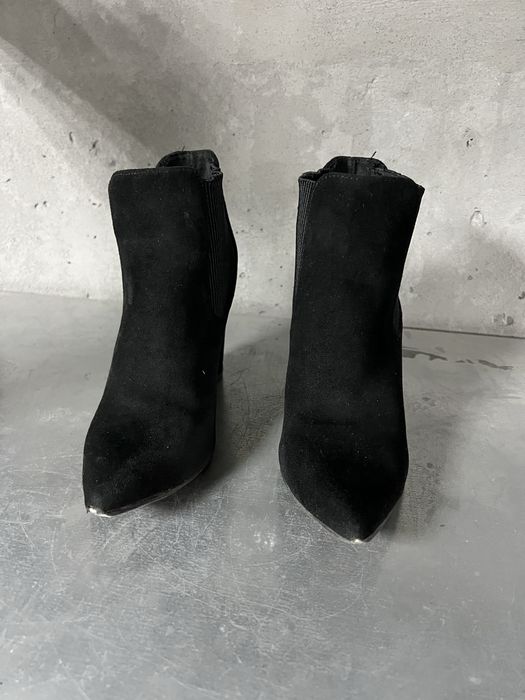 Чобітки жіночі.