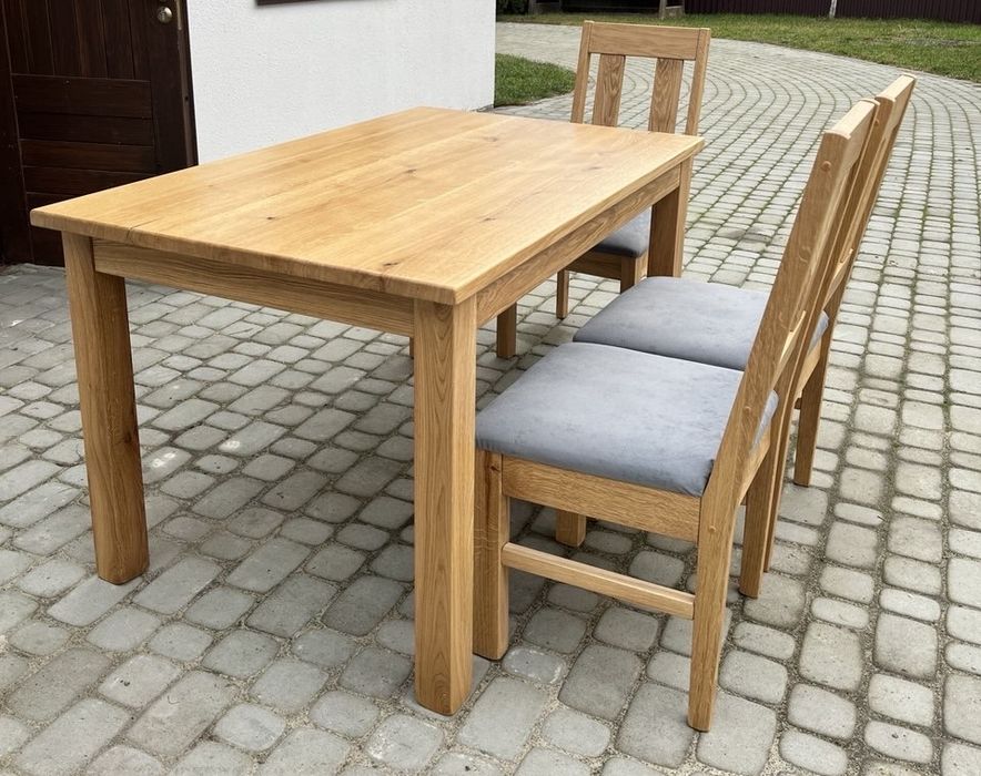 Дубовий стіл та стільці