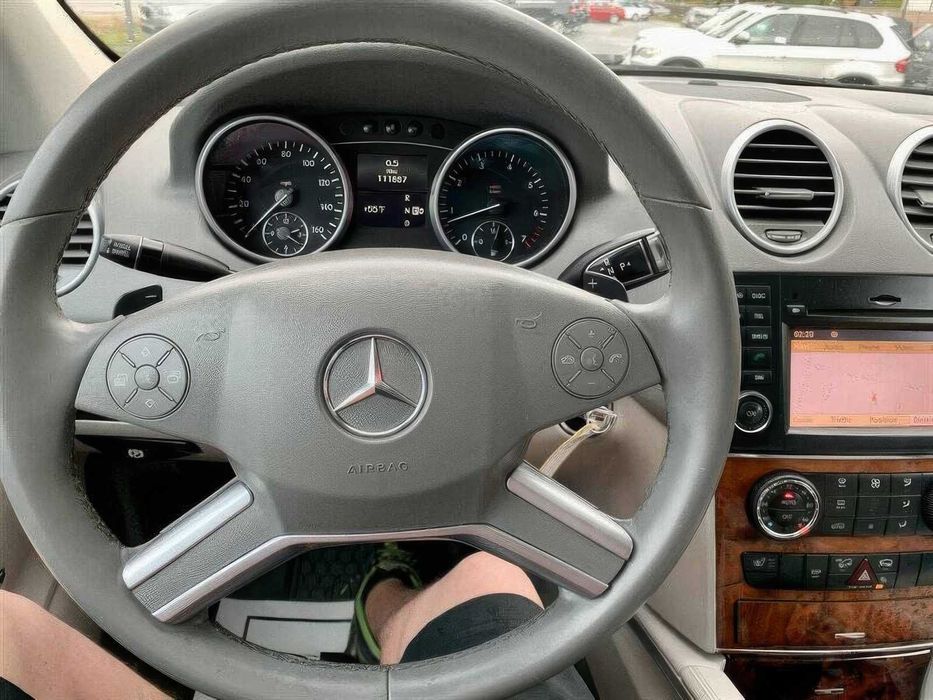 Mercedes-Benz M-Class ML 350 4MATIC      2011