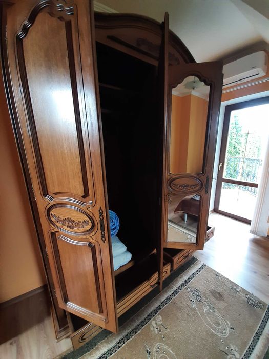 Шафа-гардероб натуральне дерево масив дуб