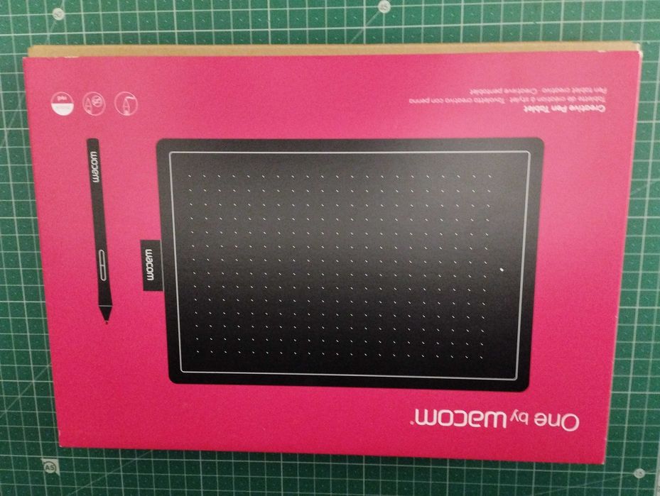WACOM One by Wacom M USB Graphics Tablet64553165351041123