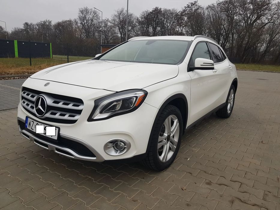 Mercedes-Benz GLA jasny środek, niski przebieg , automat