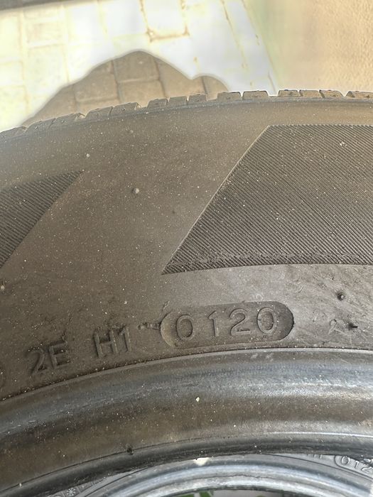 Летняя резина HANKOOK 215/60/16 в очень хорошем состоянии!!!