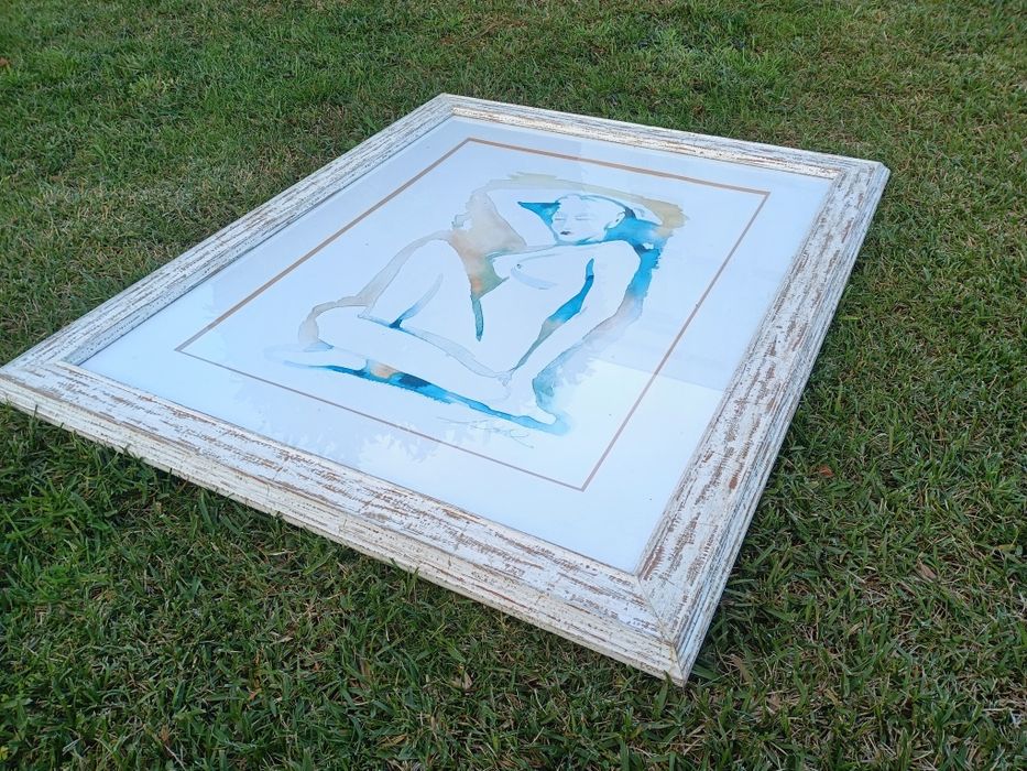 Conjunto de duas molduras de quadros contemporâneas com uma estrutura rústica em madeira de mac. As molduras apresentam um acabamento envelhecido e de