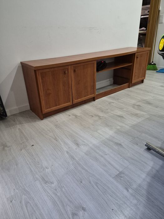 Movel sala com alguns sinais de uso