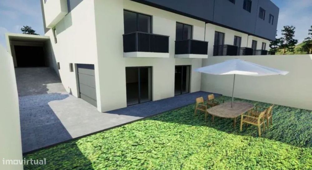 Moradias Novas 3 frentes com Jardim - Águas Santas - Exc. localização